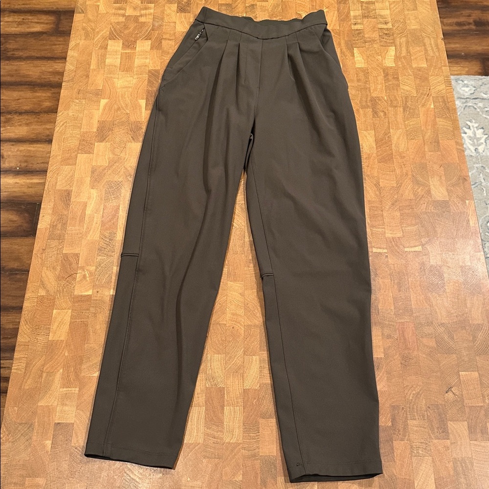 Lululemon Essential High Rise Trouser Size 2